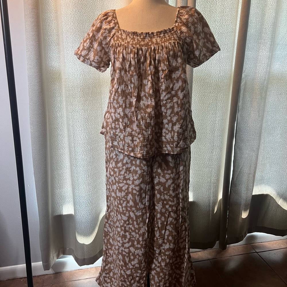 Textured Beige and Cream Fabric